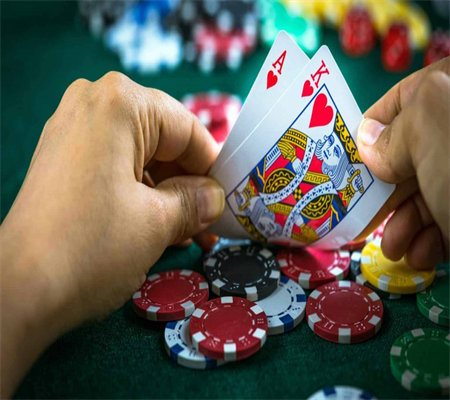 Chuyên Gia Texas Hold'em Chia Sẻ: Thắng Lợi Và Thách Thức Trong Sự Nghiệp Poker